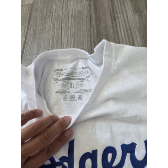 Los Angeles Dodgers Mitchell & Ness T Shirt Size XLarge Brooklyn Throwback. EUC - Picture 4 of 5